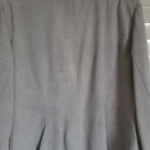 2 piece suit great for interviews